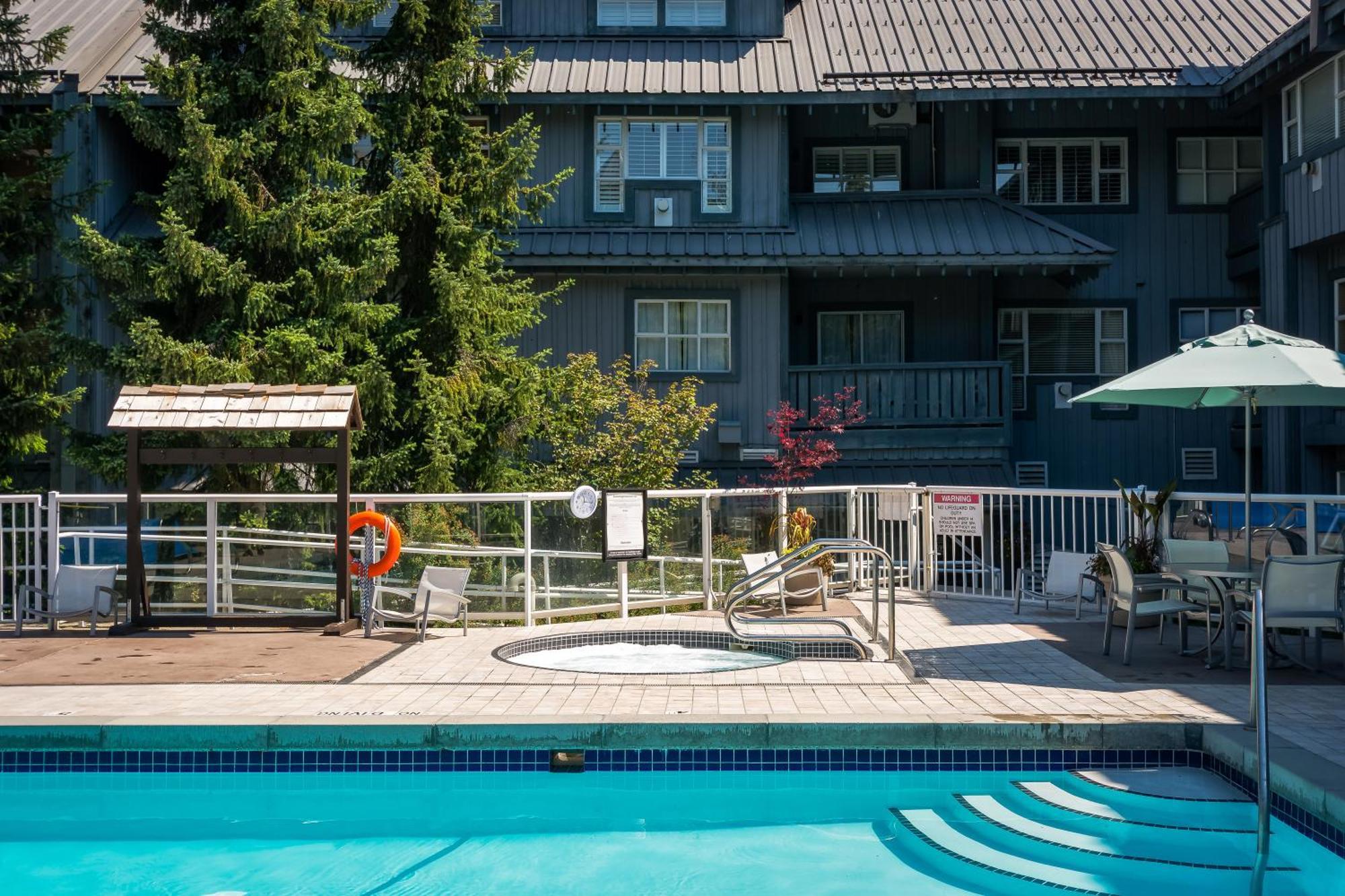 Glacier Lodge * Whistler