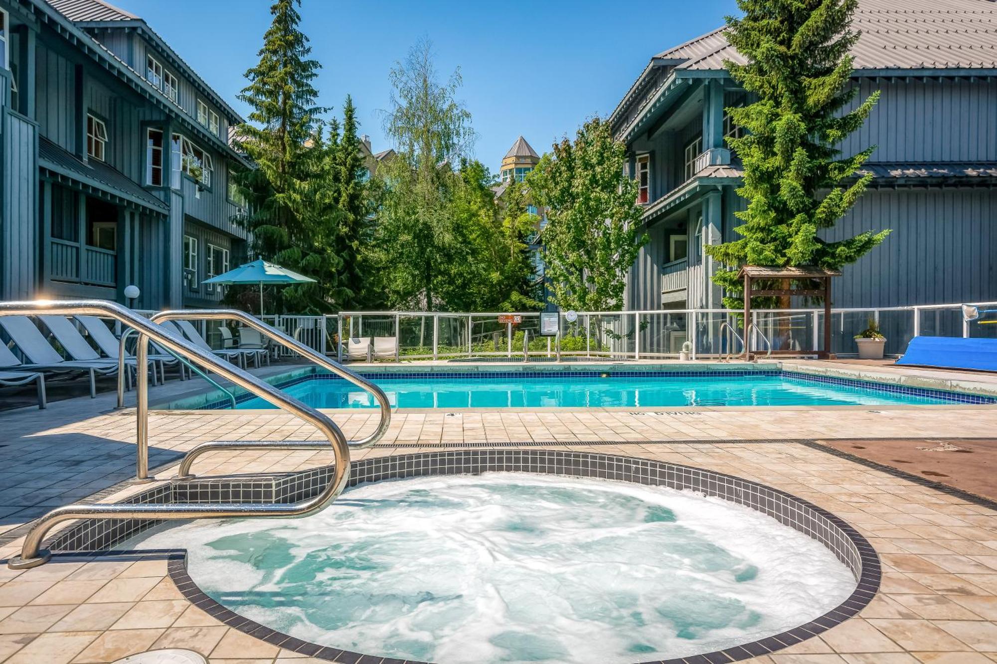 Glacier Lodge