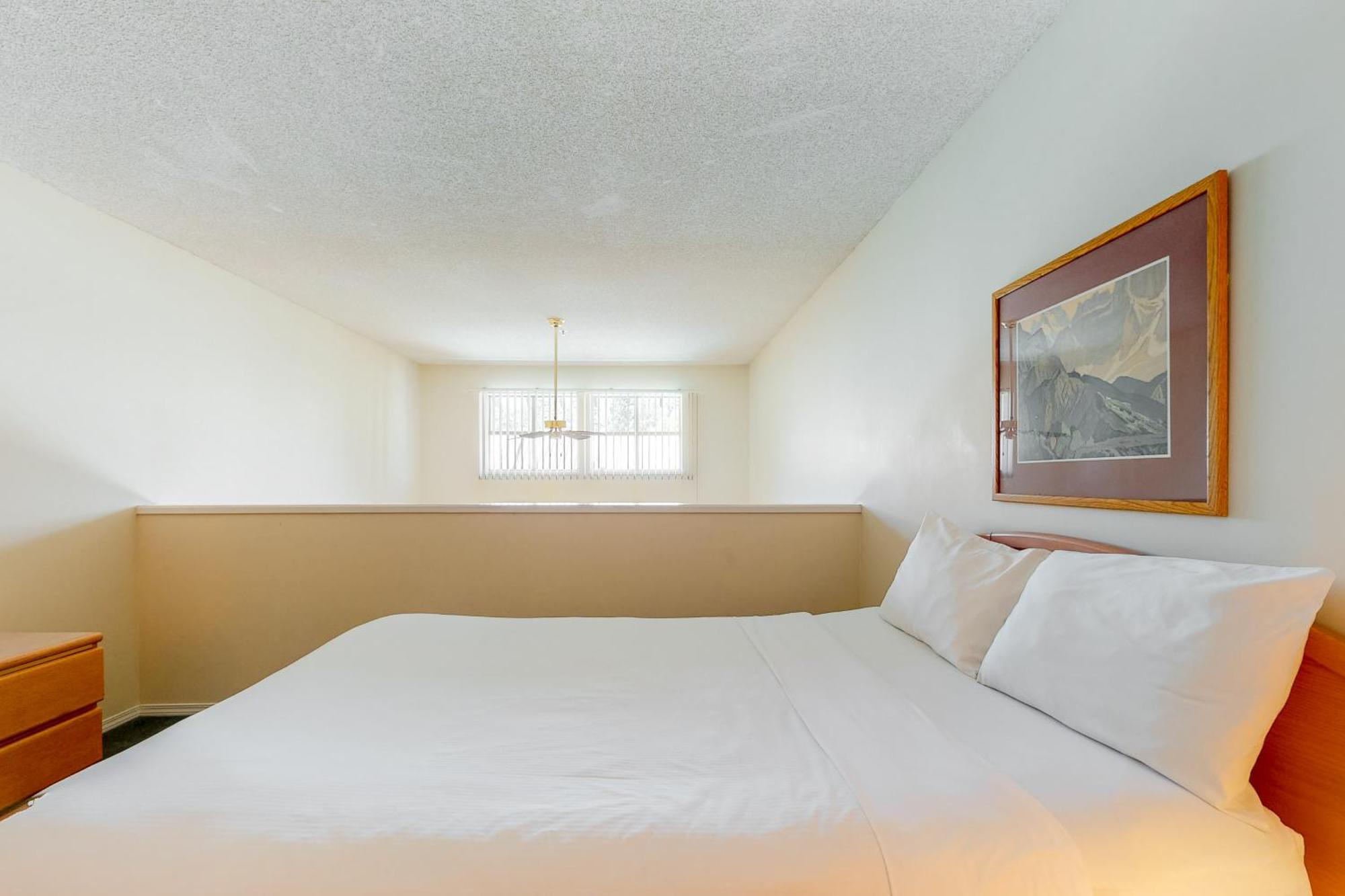 Glacier Lodge Apartment Whistler