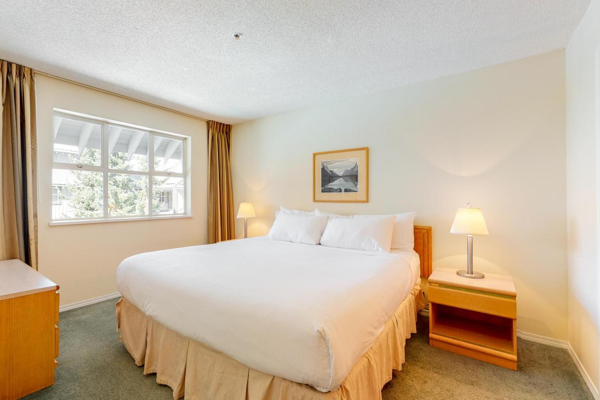 Glacier Lodge *
