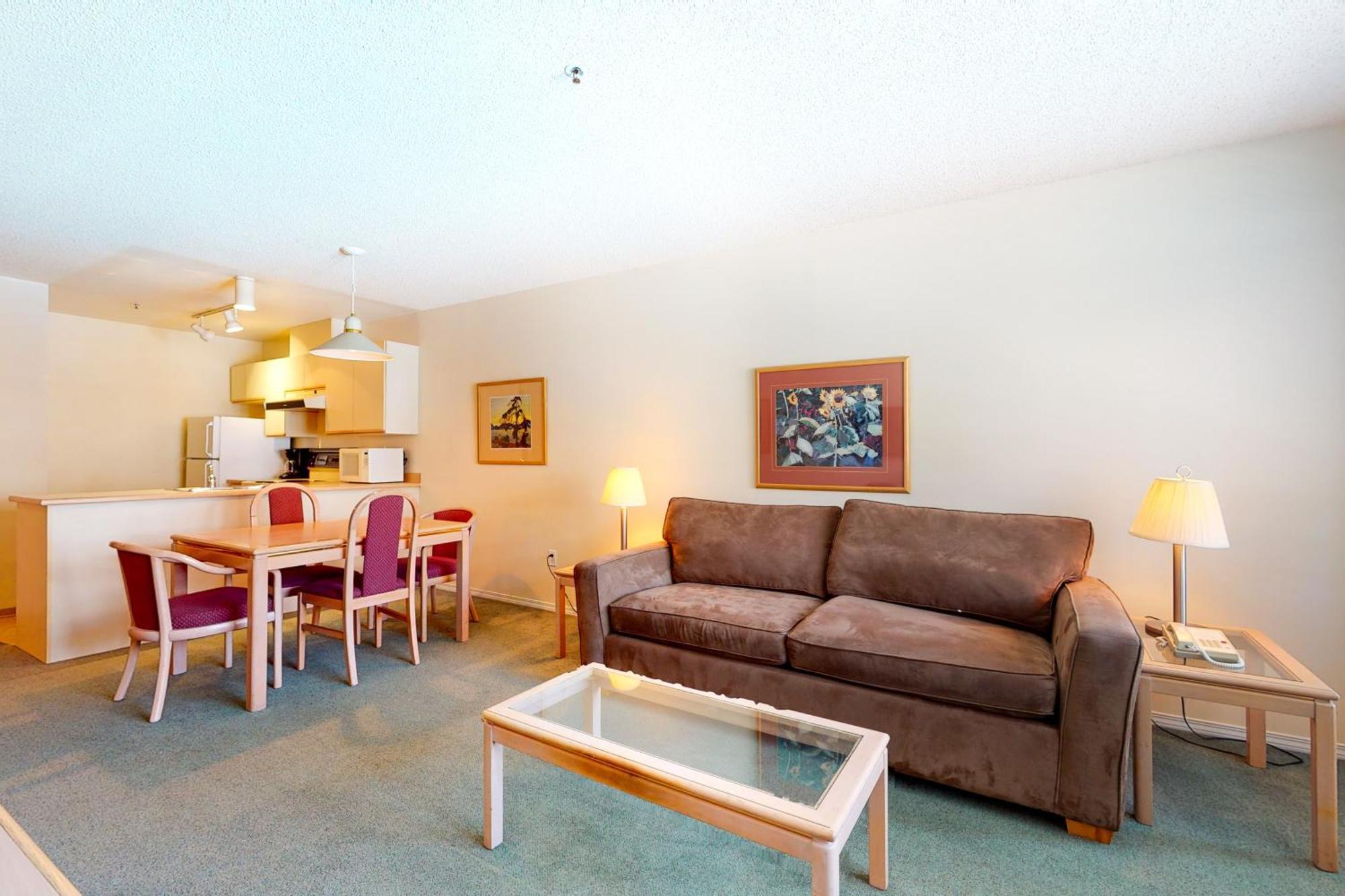 Glacier Lodge *